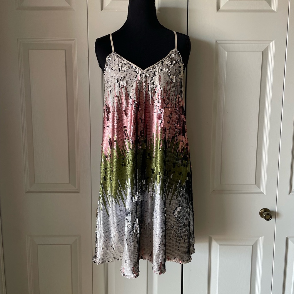 Humble Chic | Ombre sequin strapless party dress. Sparkly. Small. New York